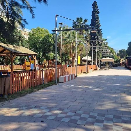 Δίπλα Στο Πάρκο Leilighet Kalamáta Eksteriør bilde
