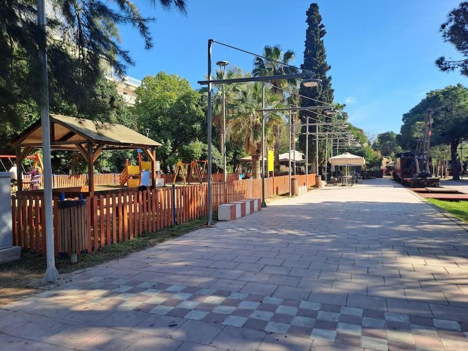 Δίπλα Στο Πάρκο Leilighet Kalamáta Eksteriør bilde